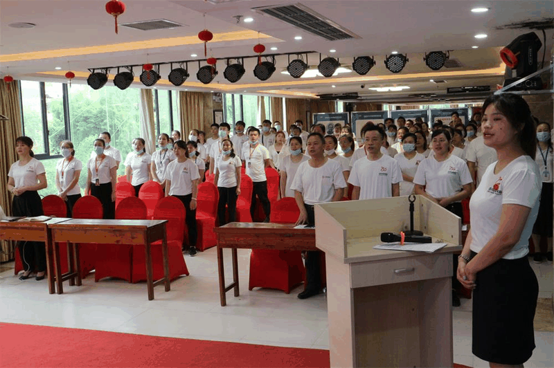百年好房經(jīng)紀(jì)人三部曲：做人、做事、成交，每一曲都會讓客戶滿意！