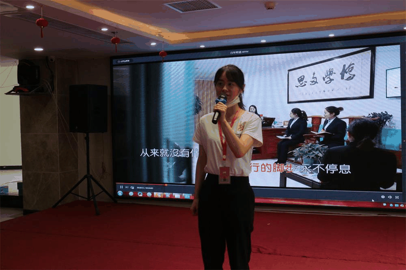 百年好房經(jīng)紀(jì)人三部曲：做人、做事、成交，每一曲都會讓客戶滿意！