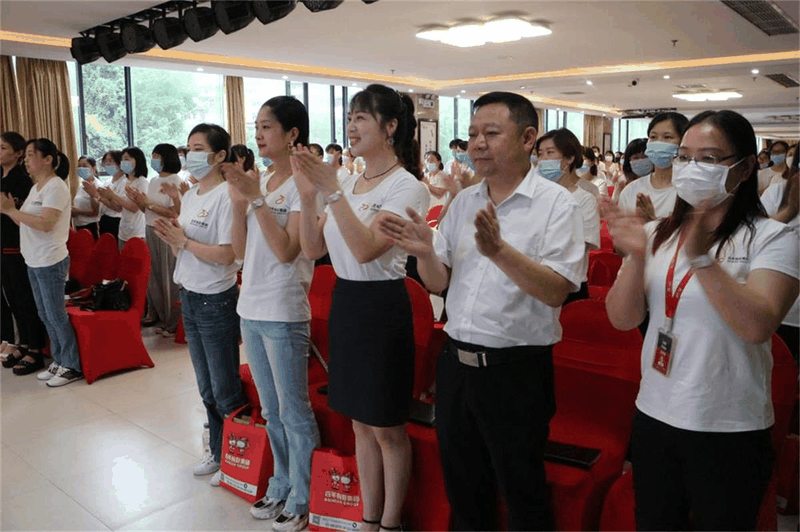 攻堅(jiān)克難，鼓足干勁，堅(jiān)決完成全年目標(biāo)任務(wù)
