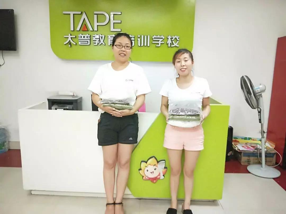 百年夏日送清涼 溫情關懷暖人心