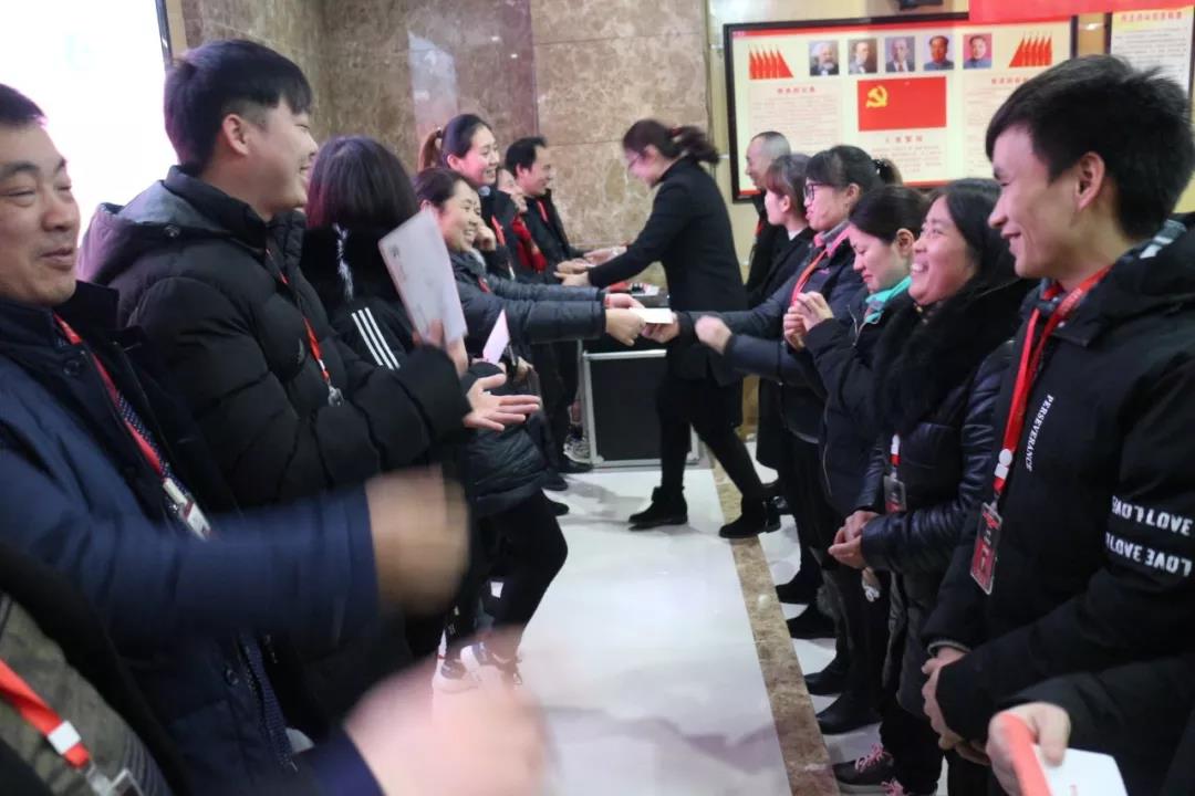 2019年，我們還在做房產(chǎn)中介，買房、賣房請放心找我們！