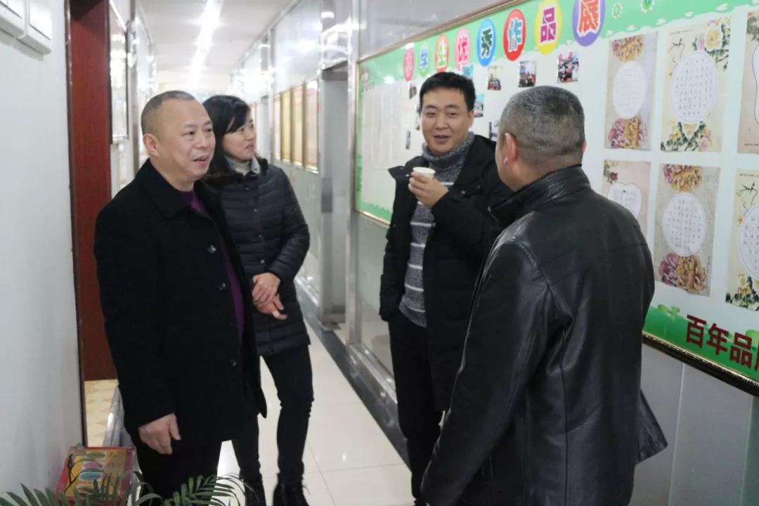 熱烈歡迎市教委交叉檢查組及區(qū)教委領(lǐng)導(dǎo)蒞臨百年教育指導(dǎo)工作！